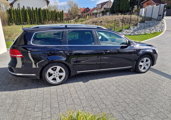 Volkswagen Passat cena 28900 przebieg: 200000, rok produkcji 2011 z Wieliczka małe 121